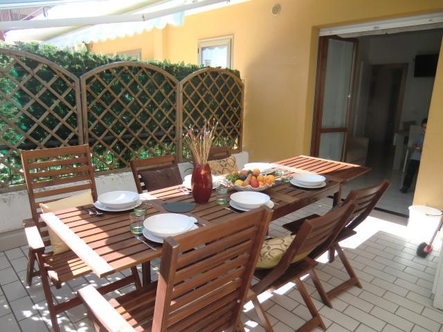 Residence Daytona Appartamento Due Camere E Posto Spiaggia Incluso Caorle Exterior photo